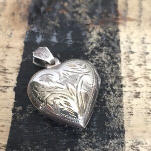 Sterling silver vintage heart locket pendant